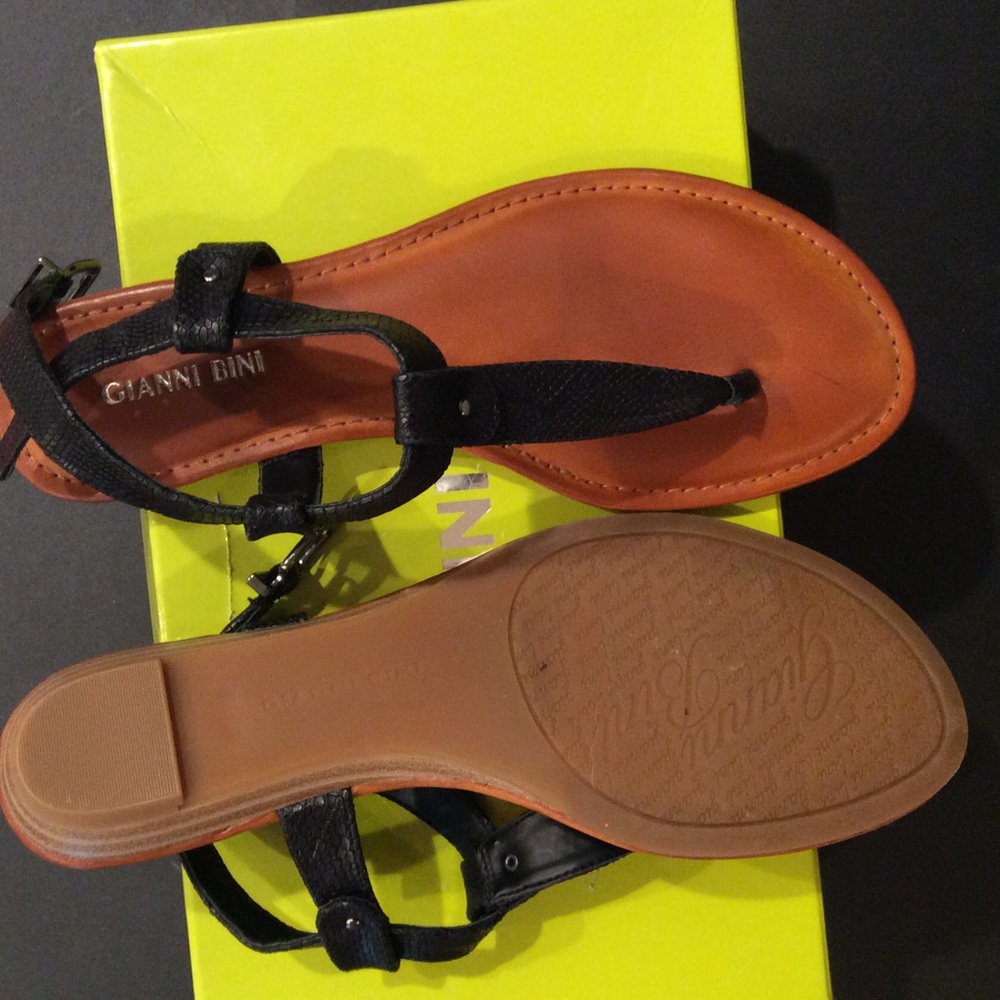 Gianni Bini sandals